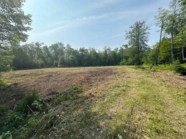 1605 W Mulligan Dr, Sault Sainte Marie, MI 49783