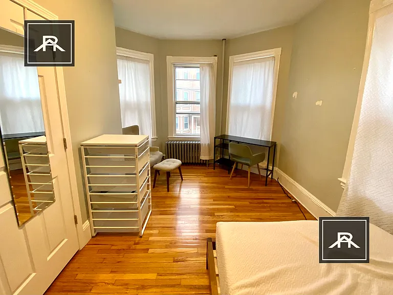 5 Oswald St #2 — Photo 4