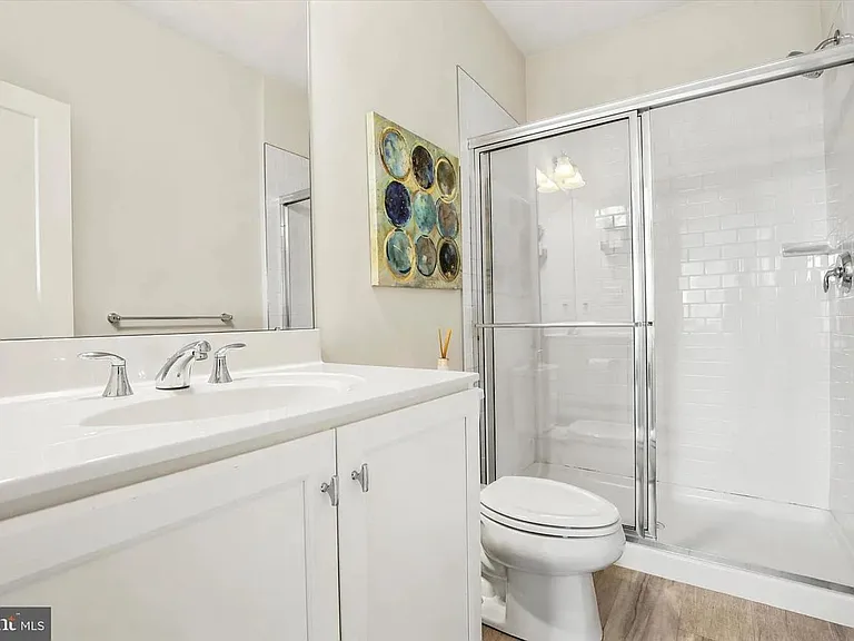 604 McNair Dr — Photo 16