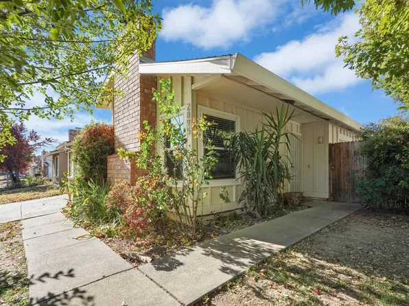 2895 Aquino Dr, Sacramento, CA 95833