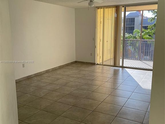 4th image of 8373 Lake Dr APT 402