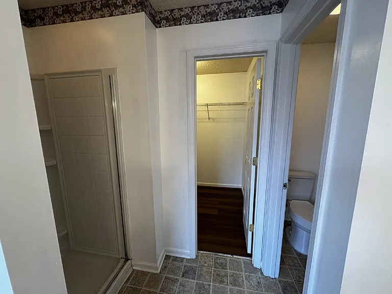 276 Gloucester Dr — Photo 14