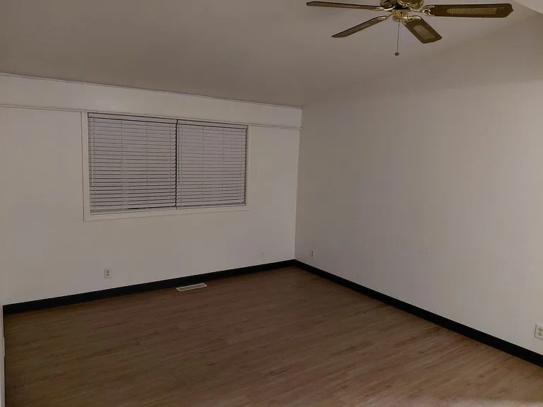 1399 Parkway Dr NW — Photo 6
