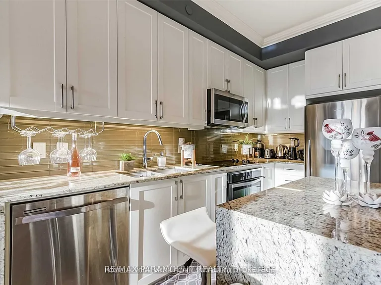 9600 Yonge St #706B — Photo 4
