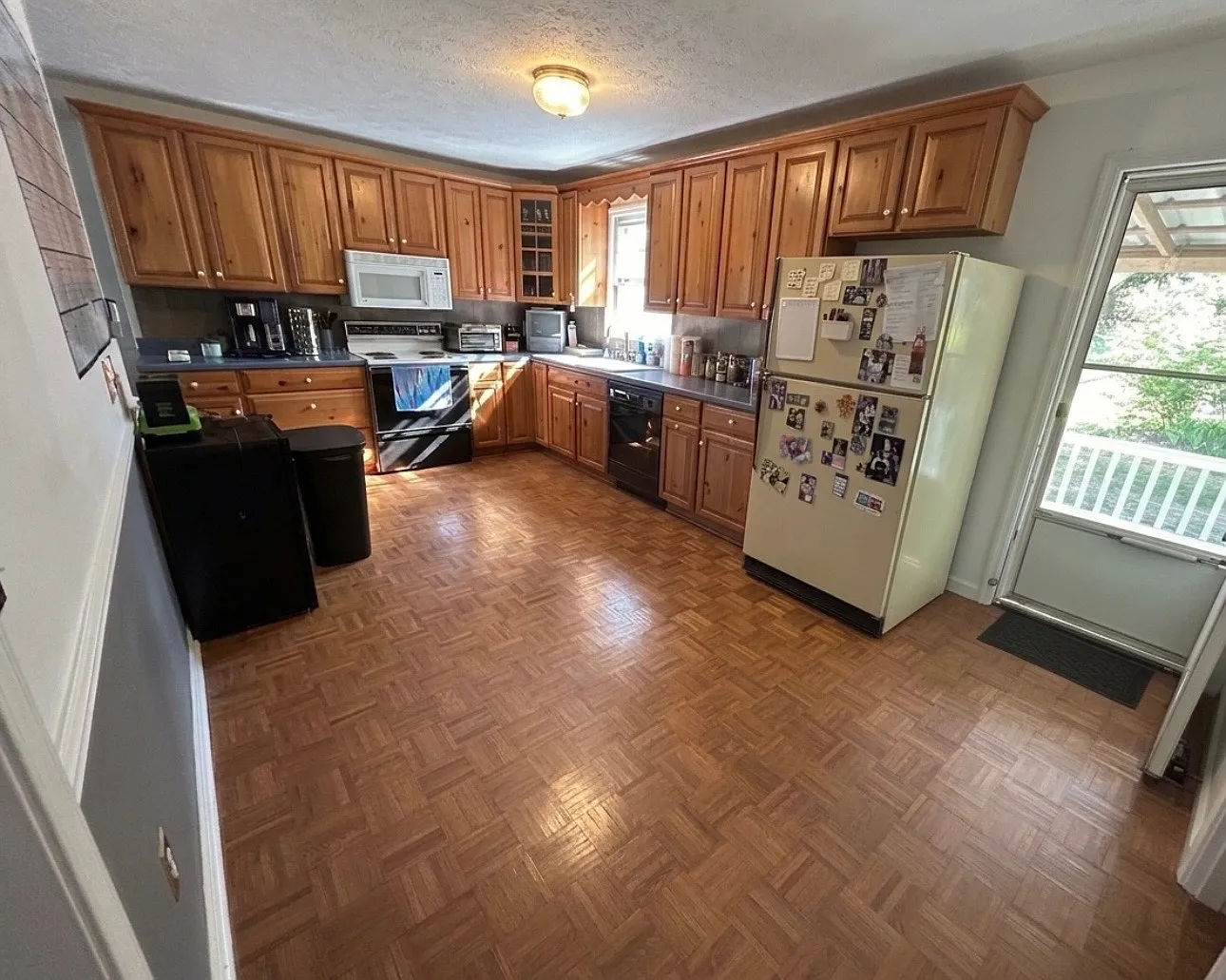 3 bed, 1215 sqft, $1,600 — Photo 4