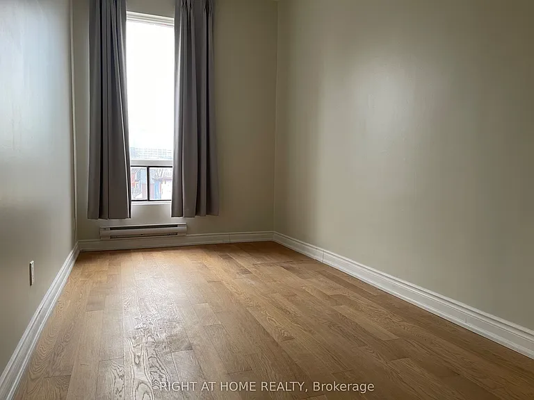 404 Spadina Ave #3 — Photo 3