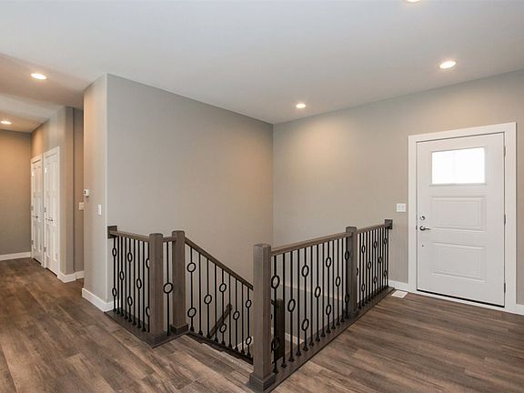 3rd image of 819 Old Mill Dr