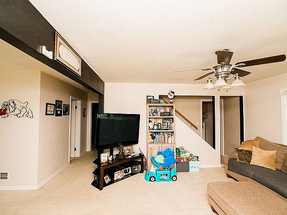 4th image of 206 Indian Meadow Dr