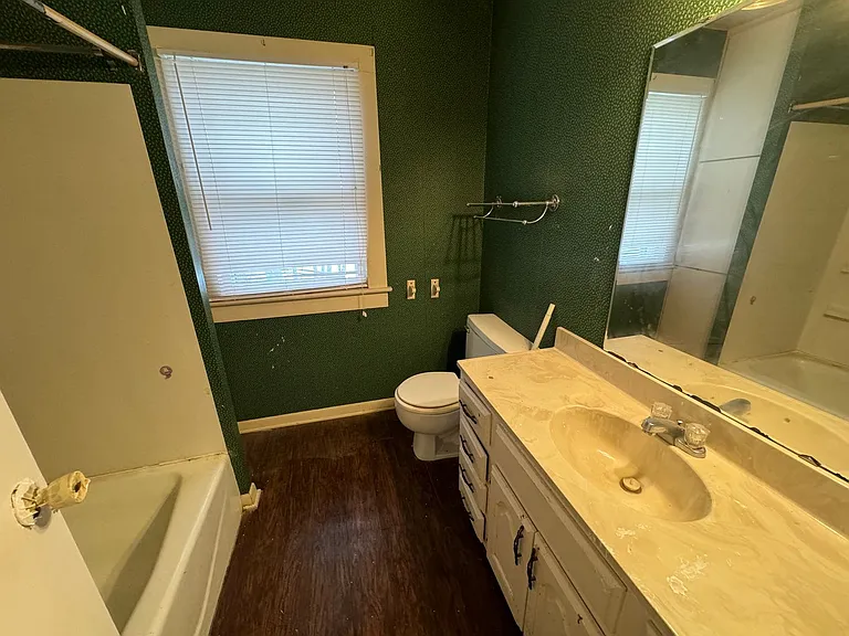 402 NW #D — Photo 10
