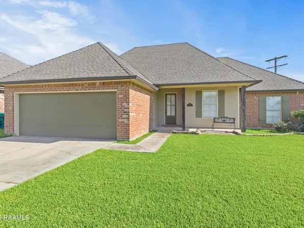 100 Barksdale Dr, Broussard, LA 70518