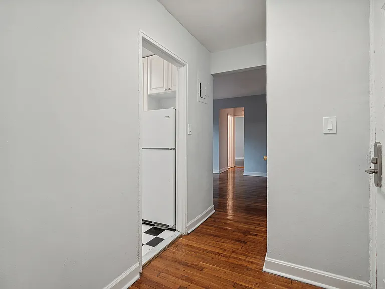 1983 Sedgwick Ave #5D — Photo 4