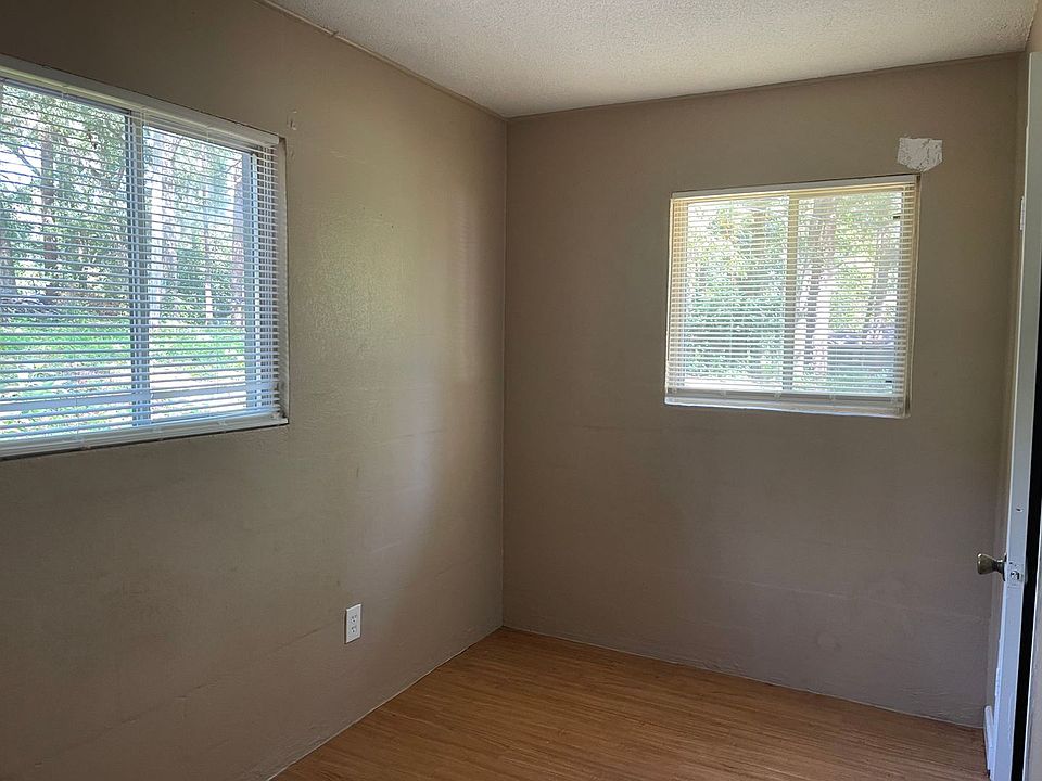 2nd image of 1711 Sunbeam Ln