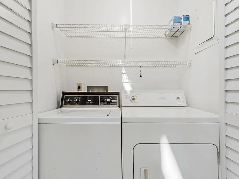 2304 Inagua Way — Photo 36