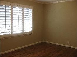 2nd image of 211 Manor Dr