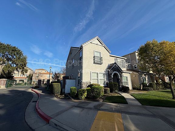 2nd image of 10628 Siskiyou Ln