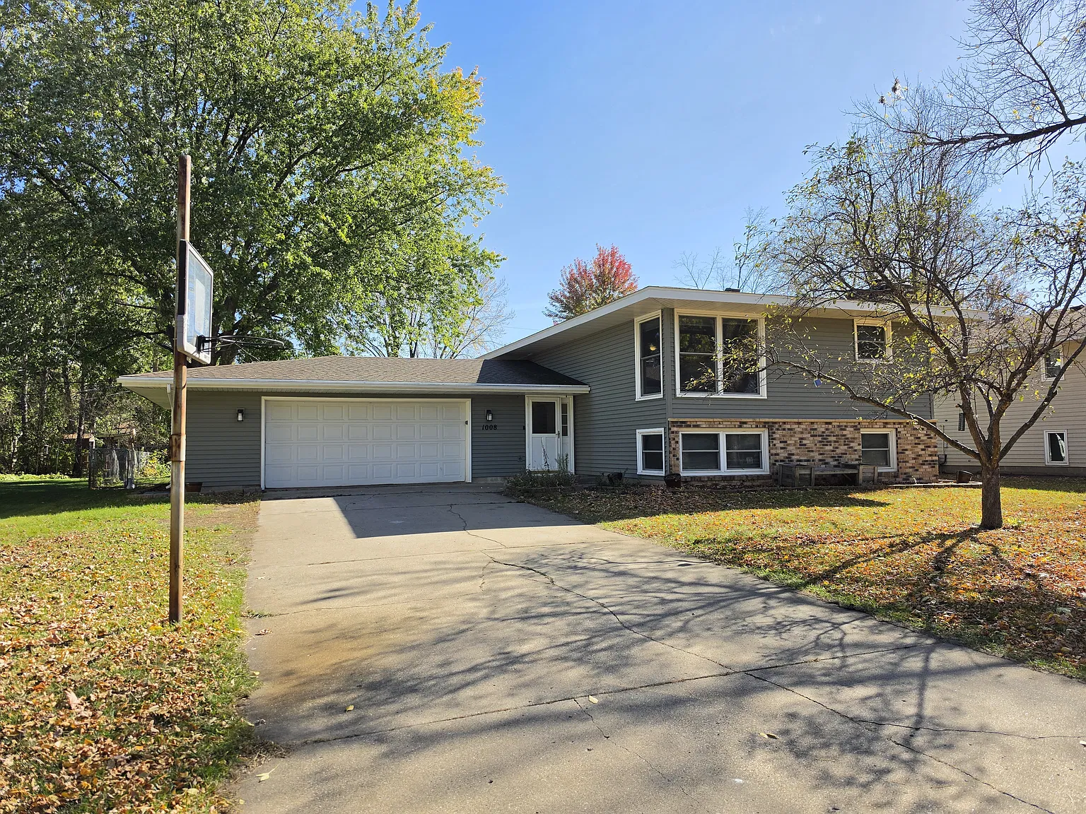 1008 Borgert Ave — Photo 1