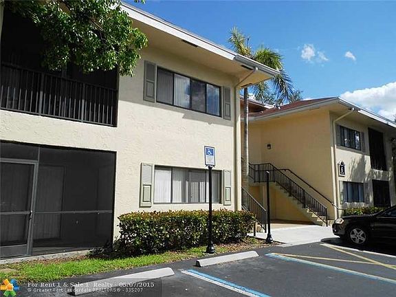 3rd image of 250 Palm Cir W APT 307