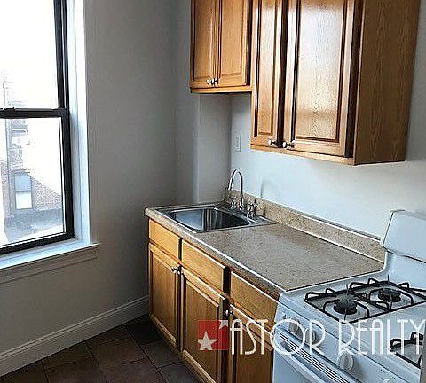 4th image of 2440 38th St APT 3C