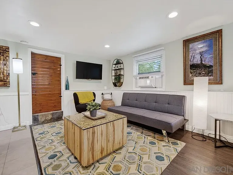 5438 Gilbert Dr #C — Photo 13