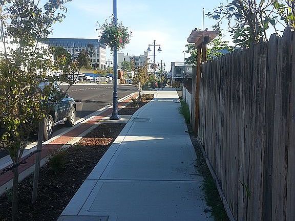 Pacific Ave sidewalk