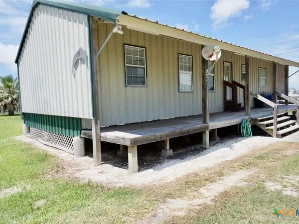 78 Carrie St, Port O Connor, TX 77982