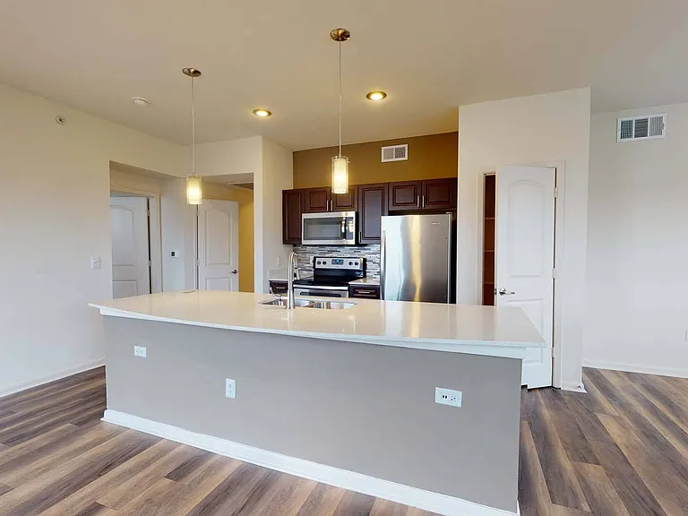 Residences at the Domain — Photo 85