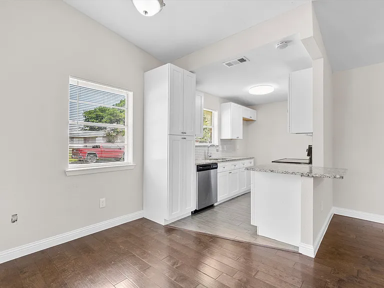 2117 Tiehack Ln — Photo 4