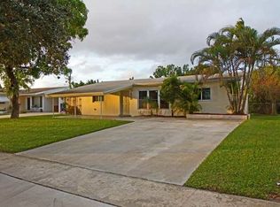 6411 Moseley St, Hollywood, FL 33024