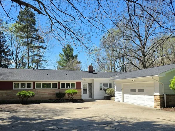 7156 Walton Rd, Walton Hills, OH 44146