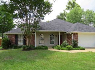 40 Pinehaven Ct, Flowood, MS 39232