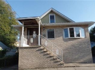 9 Warren St, Little Ferry, NJ 07643