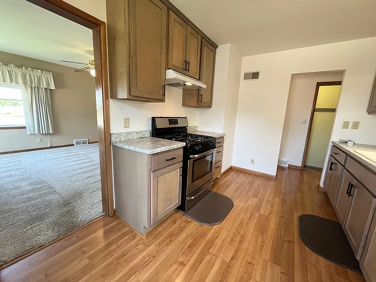 5009 E Linden Ln — Photo 6