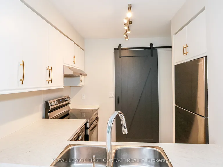 140 Dunlop St E #309 — Photo 8