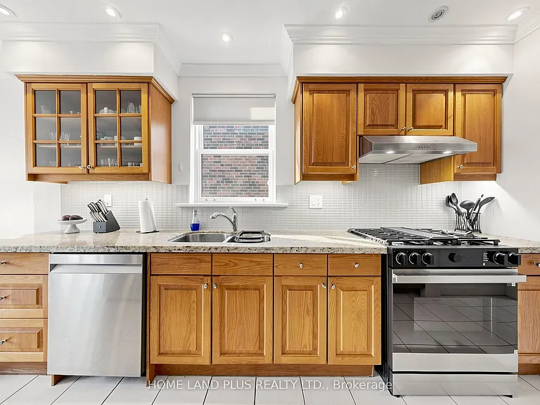 154 Brooke Ave — Photo 11