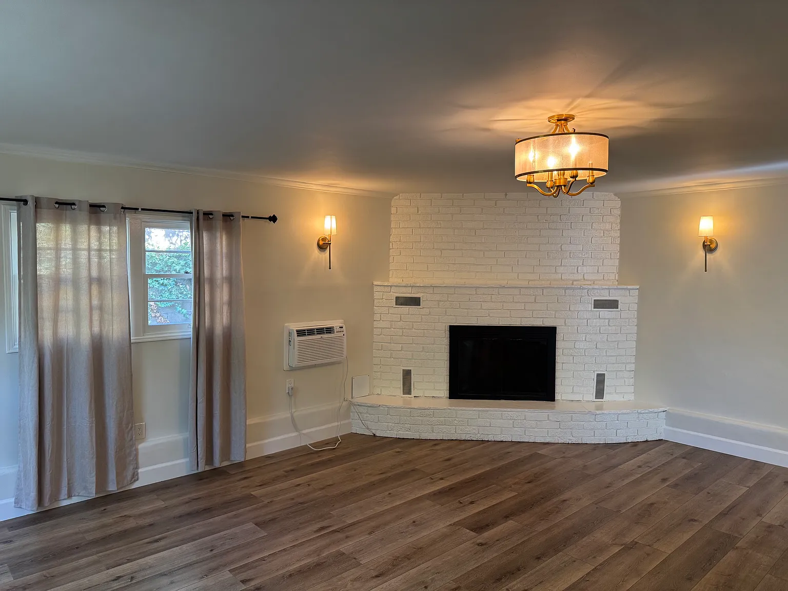 2 bed, 1320 sqft, $3,850 — Photo 3