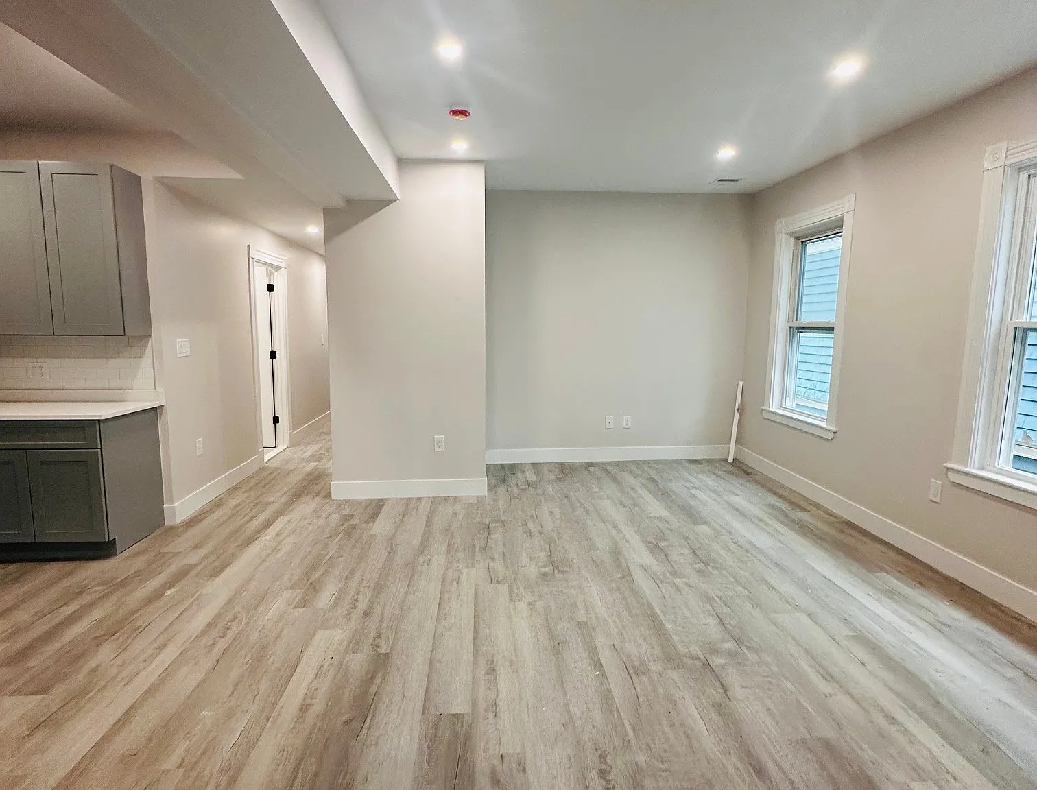 4 bed, 9999 sqft, $900 — Photo 3
