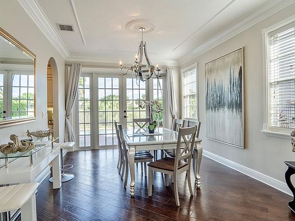 2nd image of 2160 Bellcrest Cir