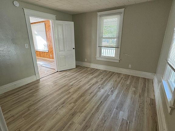 4th image of 511 E Jefferson Ave