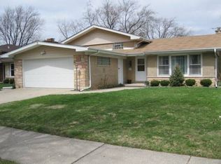 217 Finsbury Ln #708, La Grange Park, IL 60526