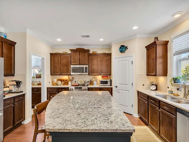 111 Martello Rd — Photo 10