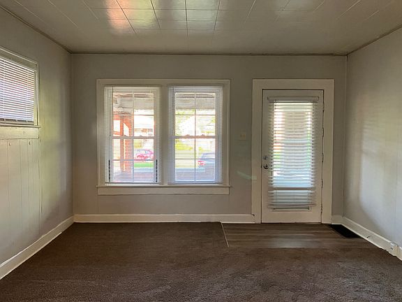 3rd image of 936 N Riley Ave