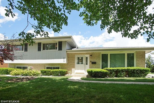 1st image of 609 Mary Jane Ln