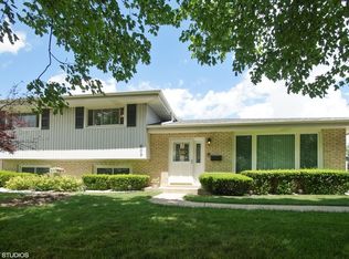609 Mary Jane Ln, Wood Dale, IL 60191