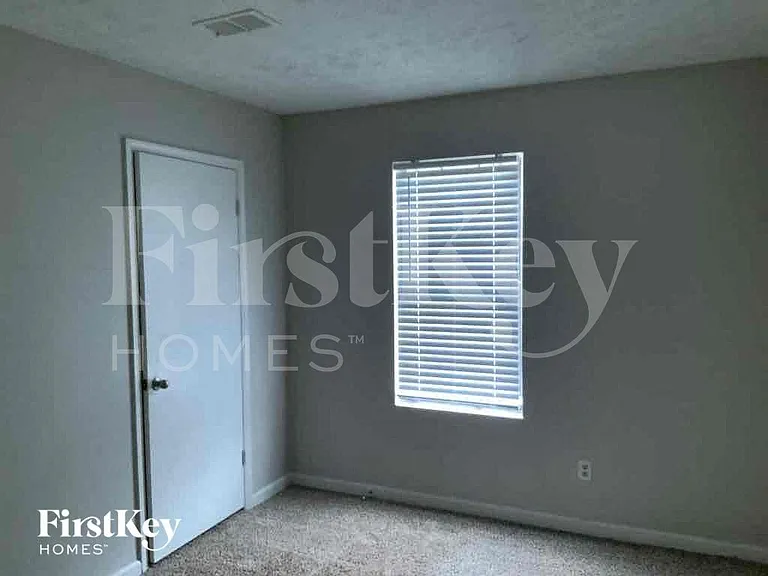 3907 Wood Path Dr — Photo 15