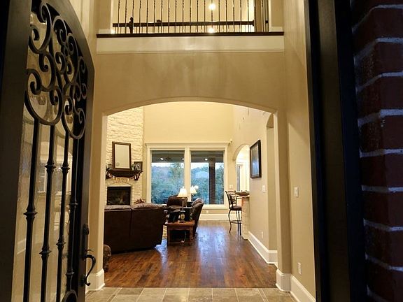 3rd image of 129 Stone Lake Dr
