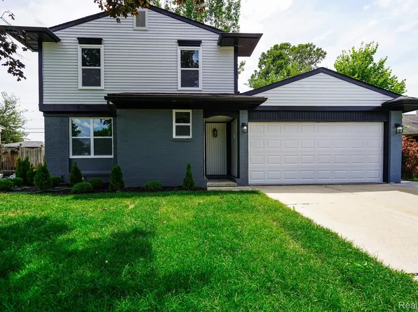 45293 Heatherwoode Ln, Macomb, MI 48044