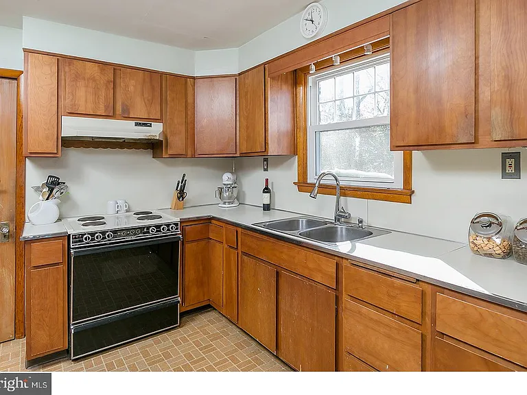 428 Lakeview Ave — Photo 8
