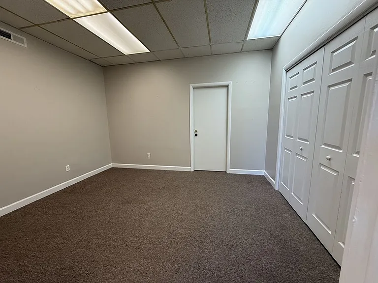 311 N Jackson St — Photo 13