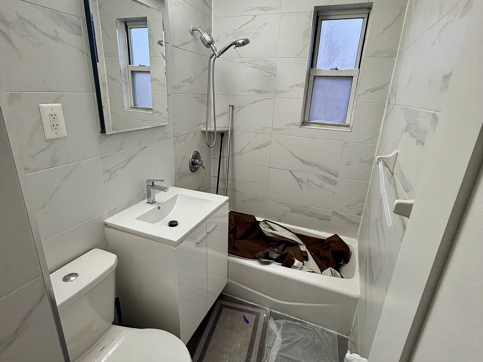 223rd Pl, Oakland Gardens — Photo 4