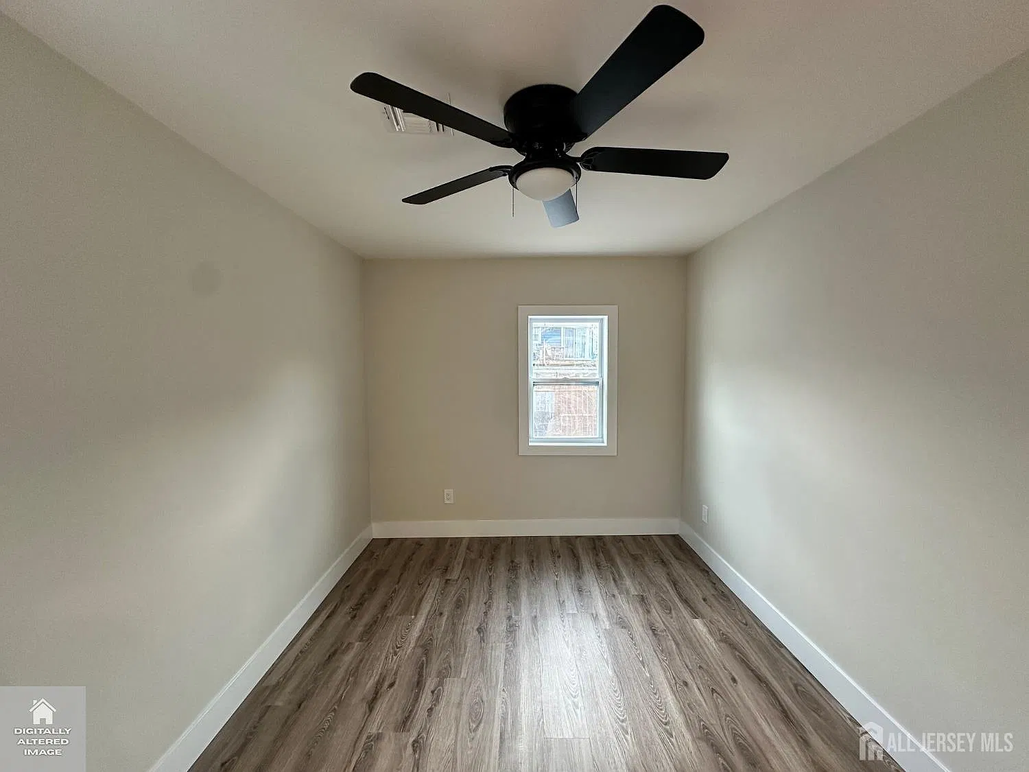 2 bed, 1.0 bath, $2,650 — Photo 2